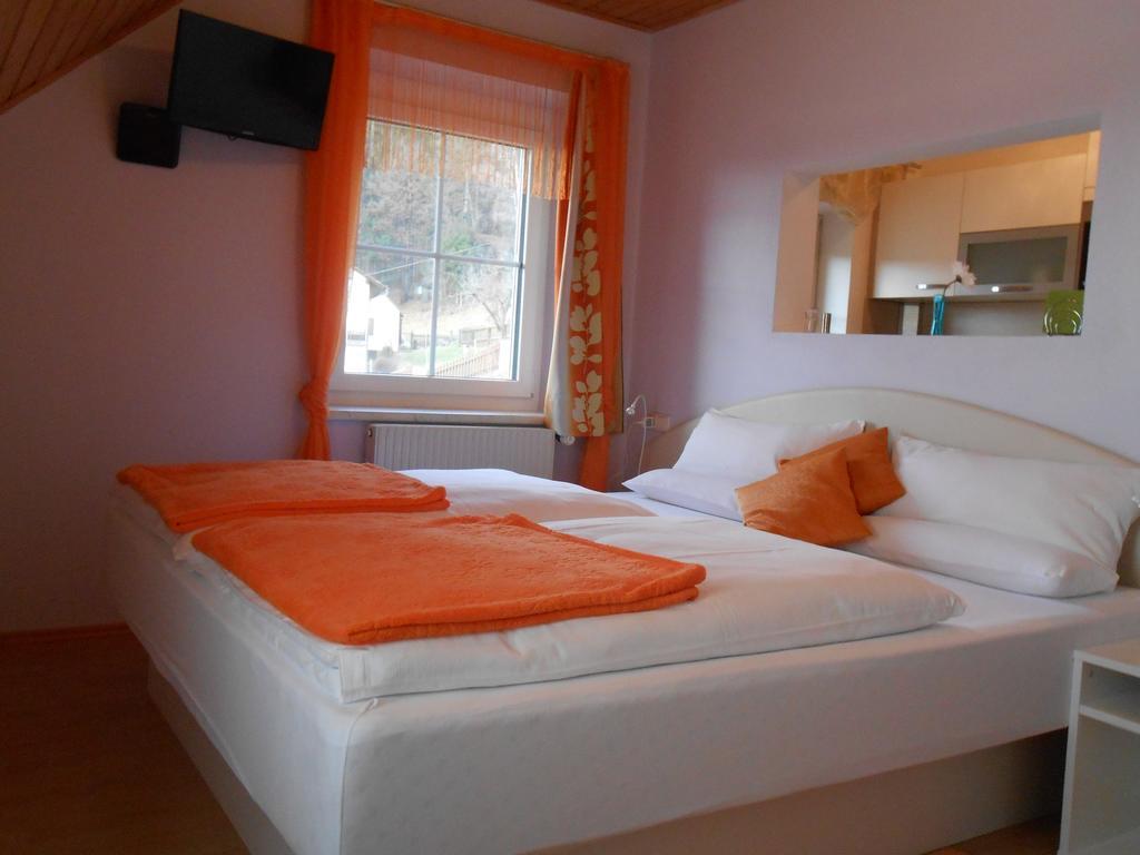 Privatzimmer Haus Gschweitl Semriach Phòng bức ảnh